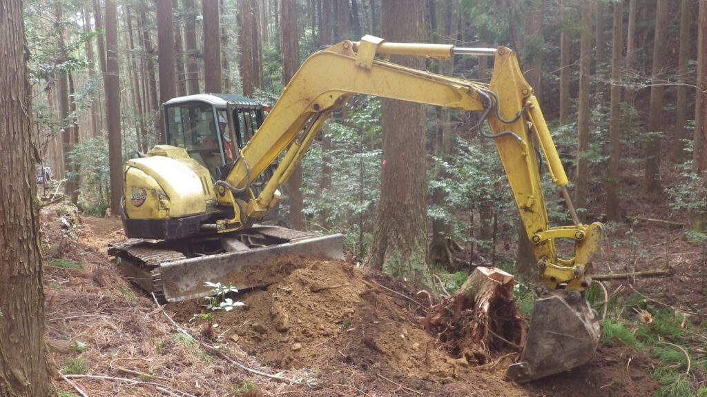 素材生産 作業道 バックホウ